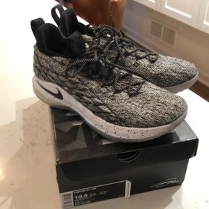 Nike Lebron Mens Shoes